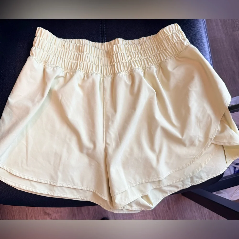 NWOT CALIA by Carrie Underwood Women's Step Up Short Athletic Shorts - Picture 4 of 6